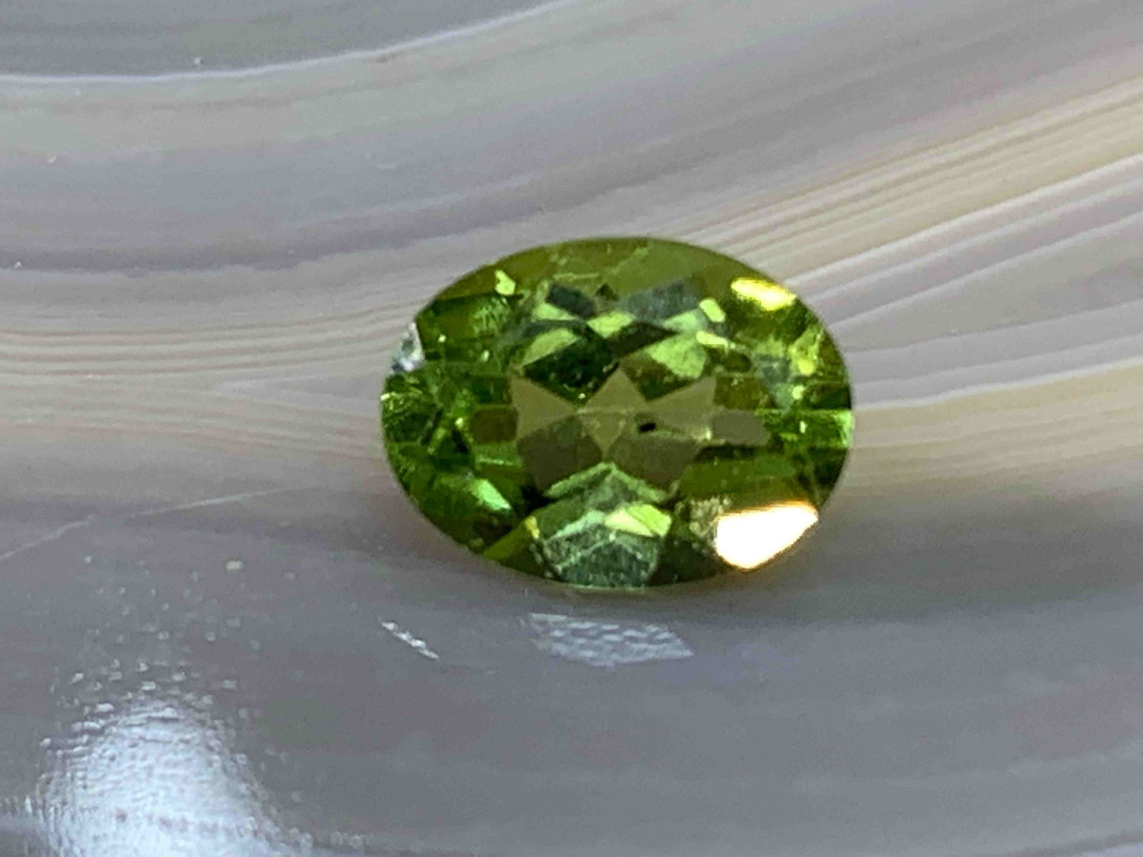 Peridot Oval 1.52 carats natural loose gemstone (1 of 3)