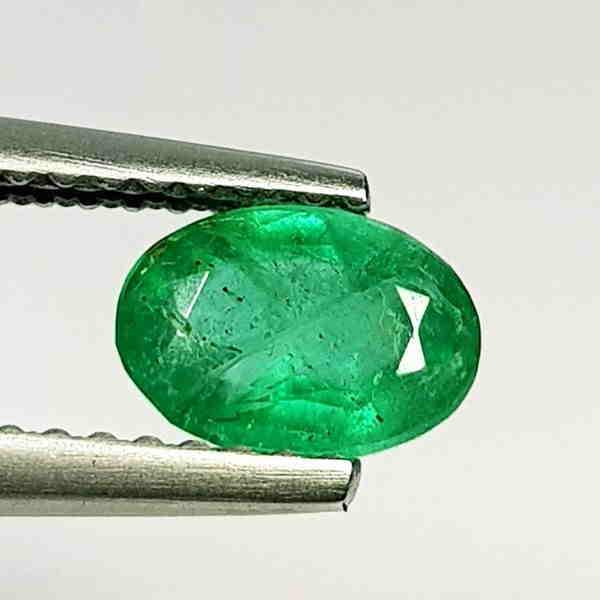 Natural Emerald Oval Cut 0.74 ct (1 of 5)