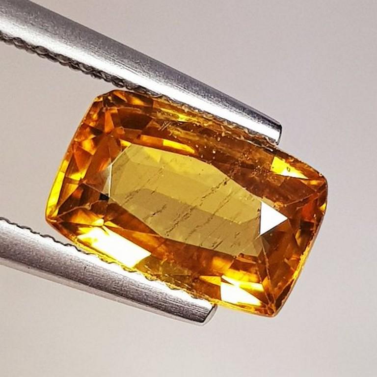 2.55 ct Natural Zircon Cushion Cut: No Reserve! Title: 2.55 ct Natural Zircon Cushion Cut Color/Clarity: VVS Gemstones: Loosegemstone Carat Weights: 2.55 Size/Dimensions: 9.60 x 6.30 x 3.60 Additional Information: Cushion - Cambodia Shi