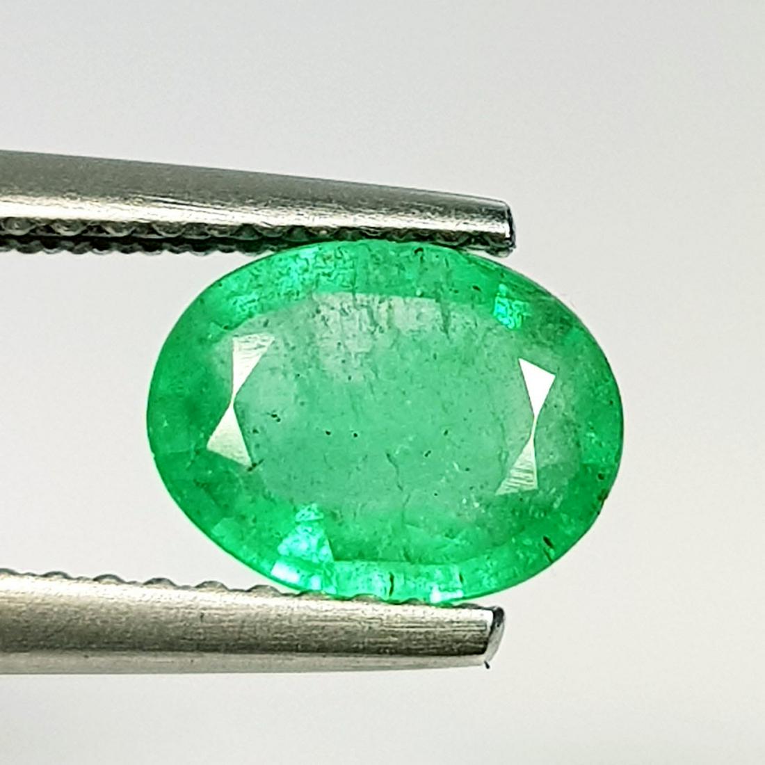 Natural Emerald Oval Cut 0.98 ct (1 of 5)