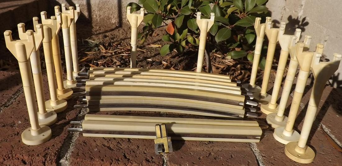 Piko (made in 1956-7 in the DDR) monorail, HO scale, (1 of 6)