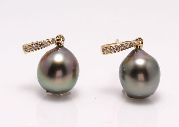14 kt. Yellow Gold- 9x10mm Peacock Tahitian Pearls -: Title: 14 kt. Yellow Gold- 9x10mm Peacock Tahitian Pearls - Earrings - 0.08 ct Description: Produced by the Pinctada Margaritifera oyster in the tropical lagoons of French Polynesia, these pearls have