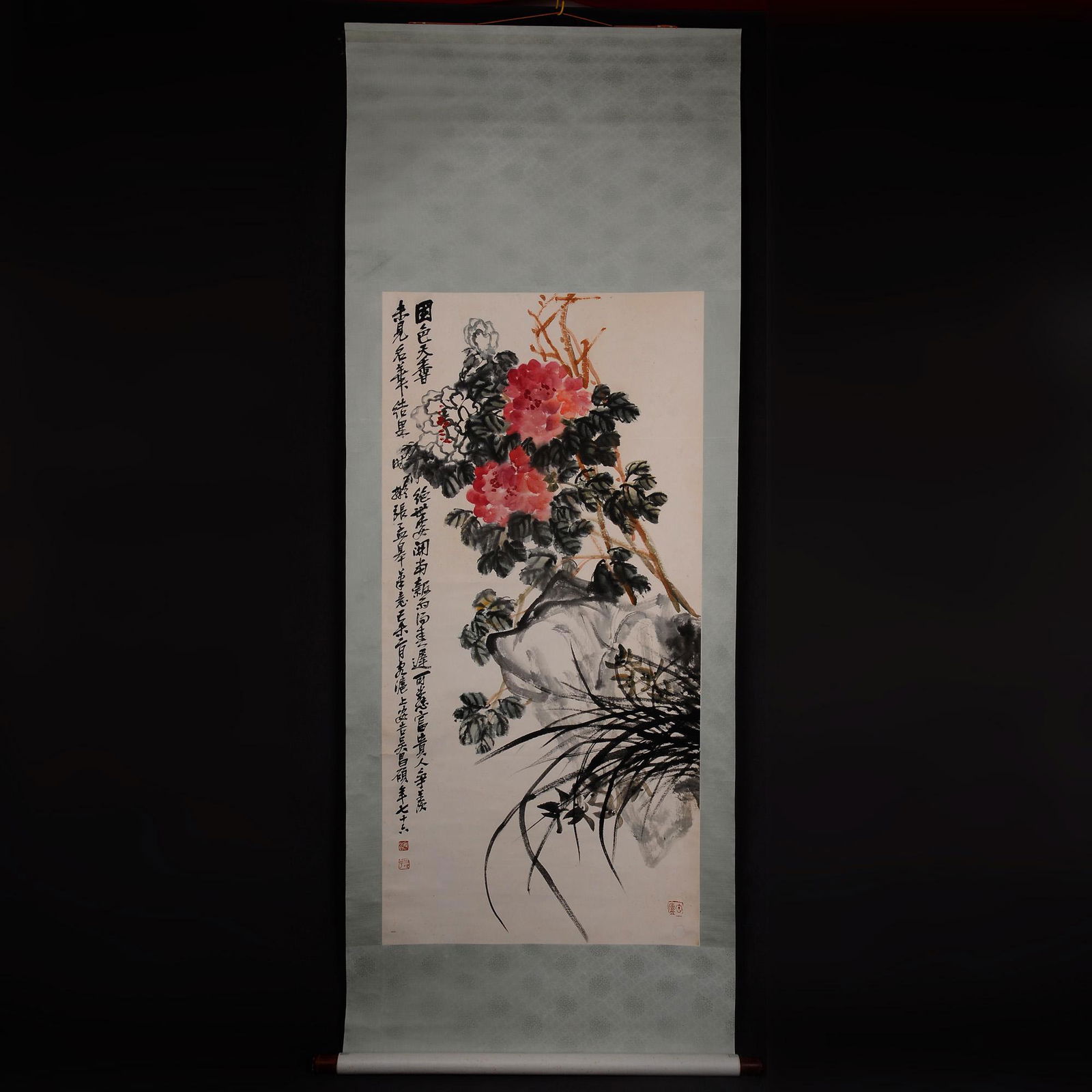 Chinese Handmade scroll painting-Wu Changshuo: Title: Chinese Handmade scroll painting-Wu Changshuo Maker: Origin: Asian private collection Date/Century: 20th century Materials: Painting on paper Size: Size: about 235x94 cm Description: Wu Changsh