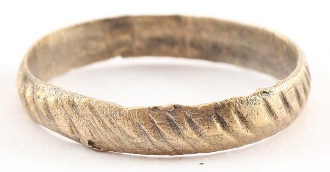 RARE VIKING RIBBED WEDDING RING 10th C. S 8 3/4 (1 of 3)