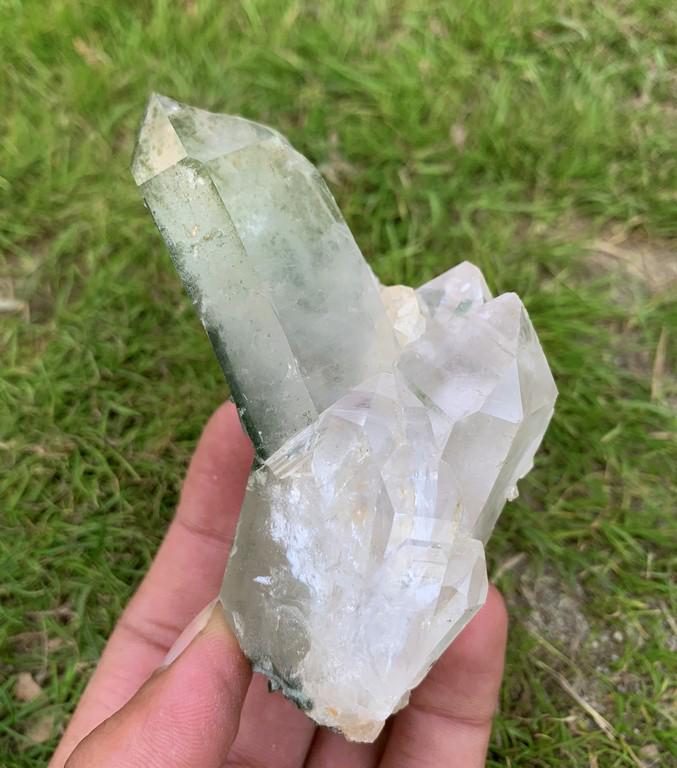 186 Gram Amazing Perfect Natural Chlorine Quartz: Title: 186 Gram Amazing Perfect Natural Chlorine Quartz Specimen Treatment: Natural Weight: 186 Gram Size/Dimensions: 91x63x42 mm Origin: Pakistan Reserve: $30.00 Shipping: Domestic: Flat-rate of $15