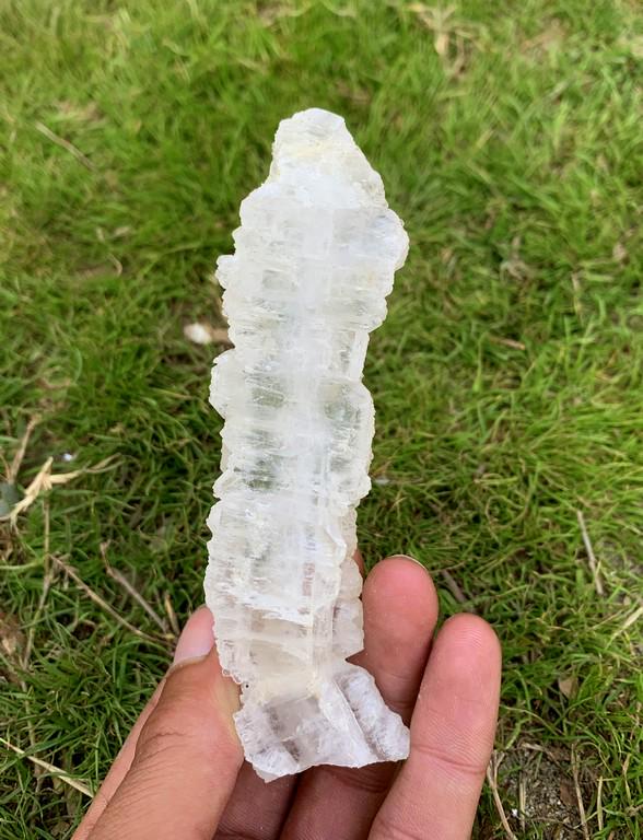 91 Gram Amazing Natural Fadan Quartz Specimen: Title: 91 Gram Amazing Natural Fadan Quartz Specimen Treatment: Natural Weight: 91 Gram Size/Dimensions: 120x16x14 mm Origin: Pakistan Reserve: $25.00 Shipping: Domestic: Flat-rate of $15.00 to anywh