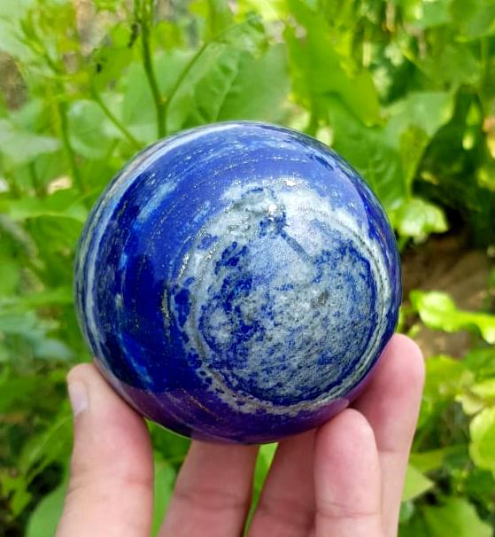 772 Gram Top Quality Hand Made Lapis Lazuli Sphere: Title: 772 Gram Top Quality Hand Made Lapis Lazuli Sphere Weight: 772 Gram Size/Dimensions: 76 mm Origin: Afghanistan Reserve: $100.00 Shipping: Domestic: Flat-rate of $30.00 to anywhere within the co