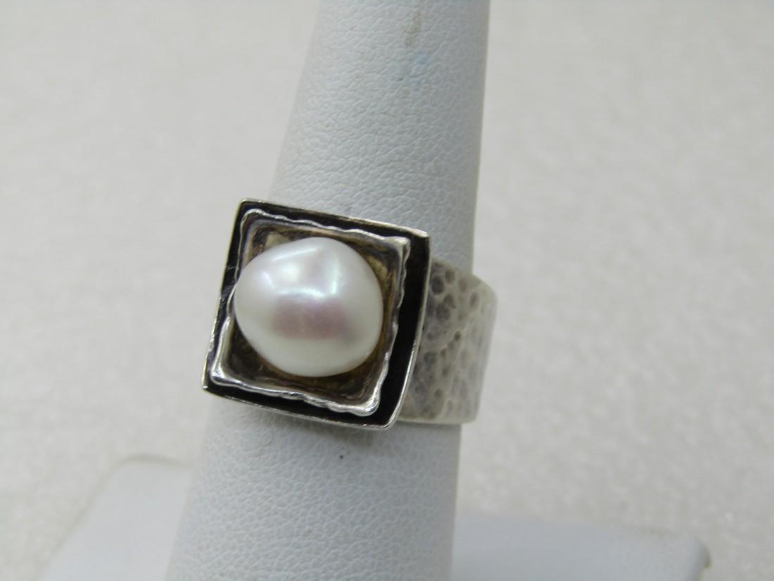 Vintage Sterling Silpada Baroque Pearl Ring, Sz. 7.75,: Vintage Sterling Silpada Baroque Pearl Ring, Sz. 7.75, Hammered, Retired. Wide ring at 14mm on top and band is appx 11.5mm under setting and tapers to 6.5mm at the back of the finger, hammered band wi