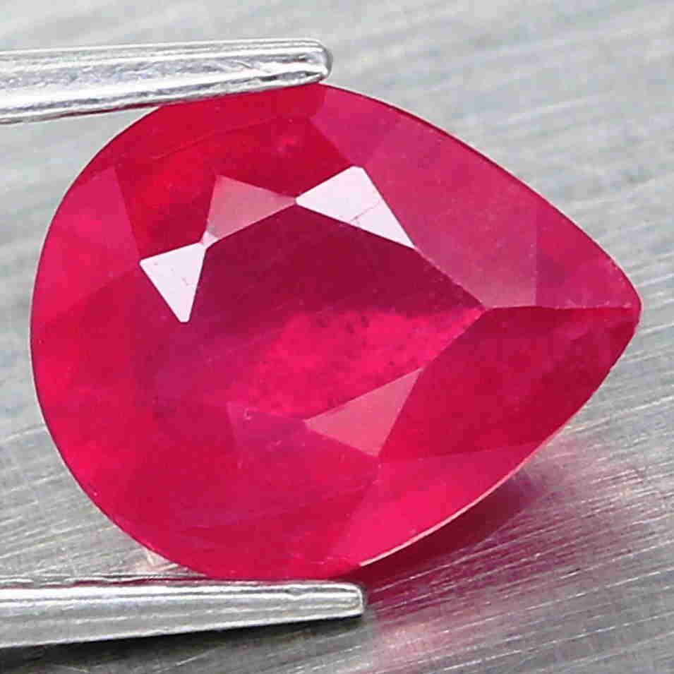 2,09 cts Natural Pear Pink Red Ruby (1 of 3)
