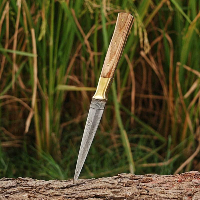 Throwing damascus steel knife camping stain wood: Knife "Pacific" Â• Blade - damask steel Â• Handle Â– stain wood Â• Scabbard - leather (included) Â• Blade hardness Â– 55-58 HRC Â• Total length Â– 228 mm. Â• Blade length Â