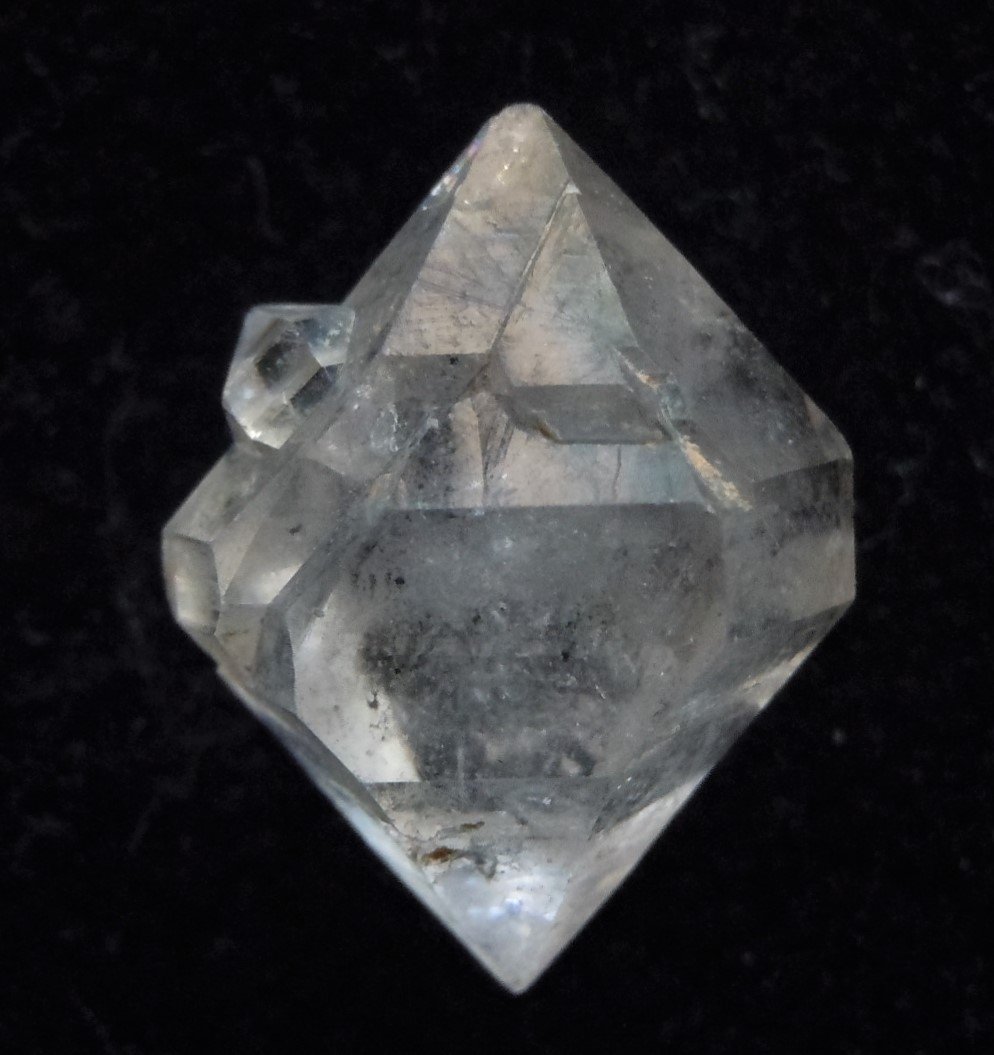 DOUBLE TERMINATED QUARTZ CRYSTAL: Title: DOUBLE TERMINATED QUARTZ CRYSTAL Origin: Lechang Mine, Guangdong, China Size: 1.5x1.2x0.8 cm / 1.54 gram Additional Information: complex stepped and double terminated quartz crystal with some c