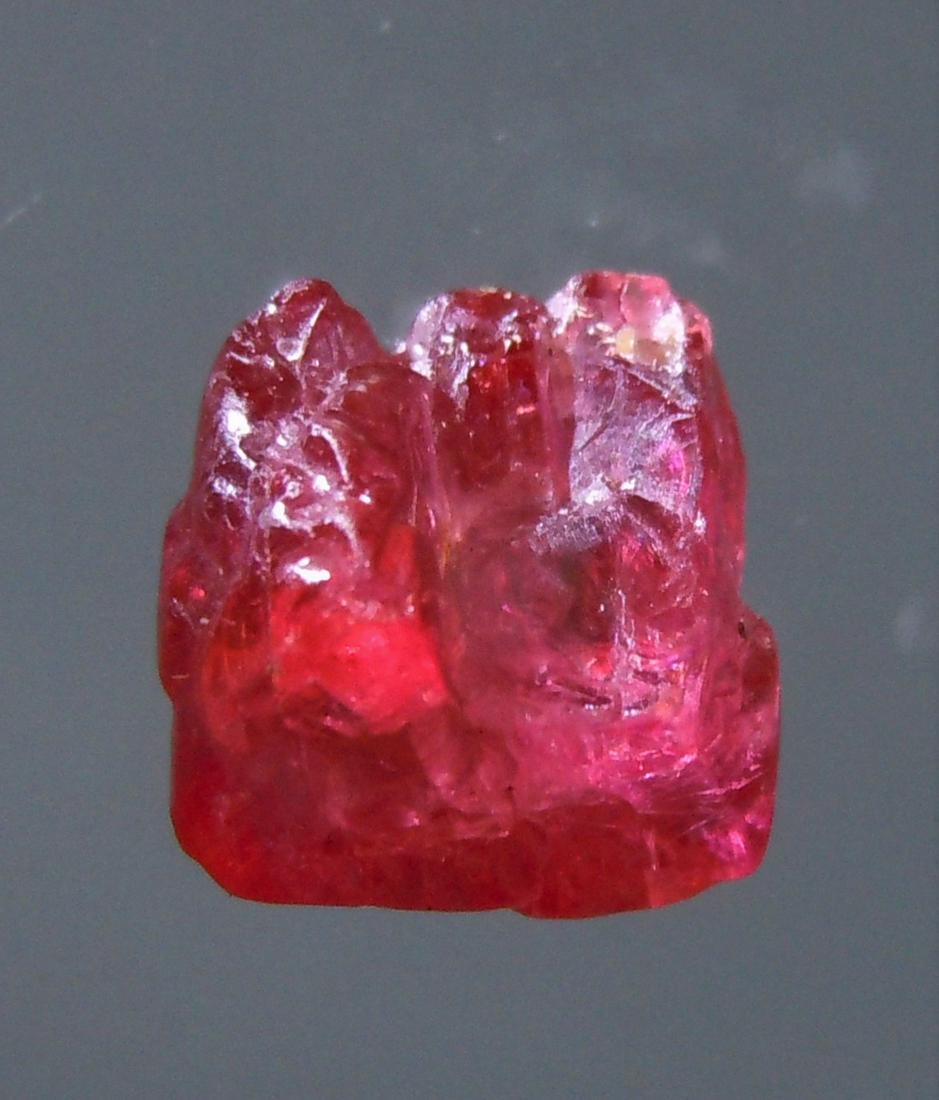 BIG SPINEL - 2.8 CT, TRANSLUCENT RED: Title: BIG SPINEL - 2.8 CT, TRANSLUCENT RED Origin: Mogok Township, Mandalay Region, Myanmar Size: 0.89x0.7x0.55 cm / 0.56 gram Additional Information: translucent red spinel with crystalline faces. u