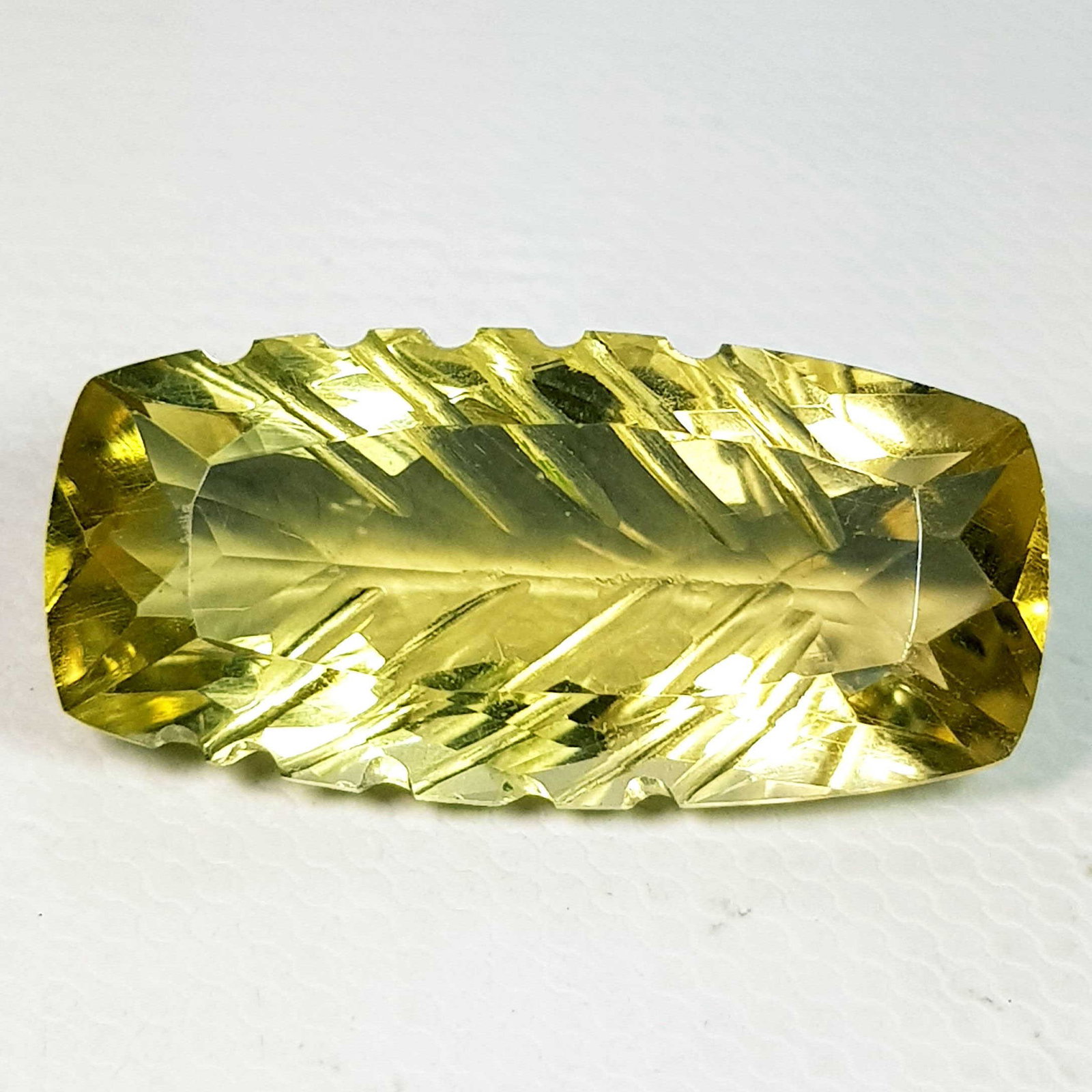 Natural Lemon Quartz Rectangular Flower Cut 10.90 ct: No Reserve! Title: Natural Lemon Quartz Rectangular Flower Cut 10.90 ct Color/Clarity: VS Gemstones: Loosegemstone Carat Weights: 10.9 Size/Dimensions: 22.40 x 10.70 x 6.90 Additional Information: Rec