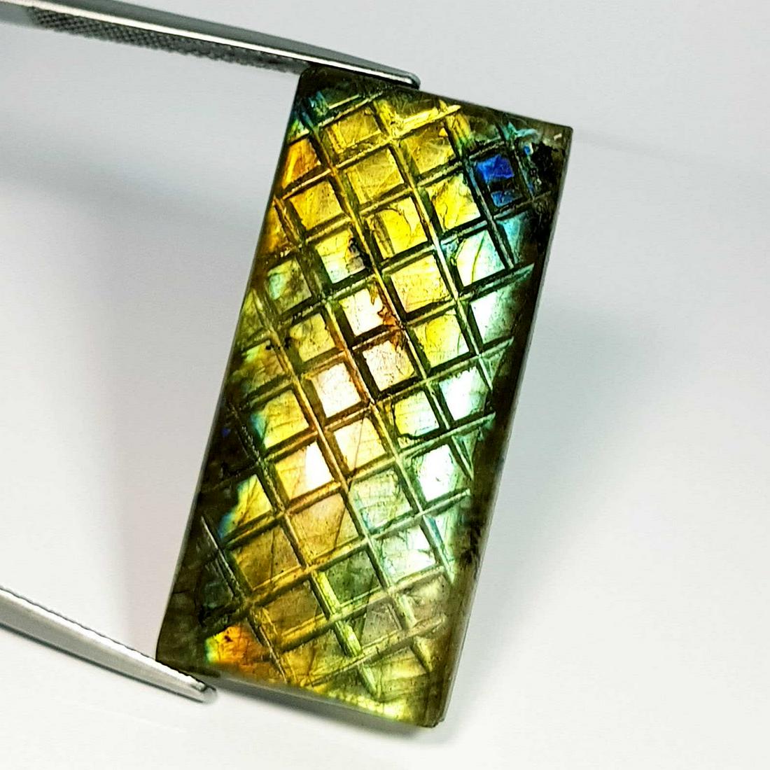 26.83 ct Natural Labradorite Rectangle Designer: No Reserve! Title: 26.83 ct Natural Labradorite Rectangle Designer Cabochon Color/Clarity: IF / VVS Gemstones: Loosegemstone Carat Weights: 26.83 Size/Dimensions: 32.50 x 15.30 x 5.20 Additional Infor