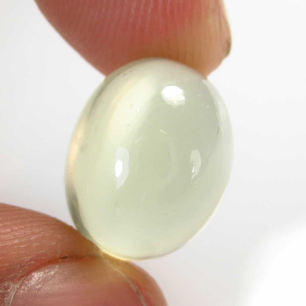 10.20 Ctw Natural Green Moonstone Oval Cab: No Reserve! Title: 10.20 Ctw Natural Green Moonstone Oval Cab Stone Clarity: Transparent Gemstones: Moonstone Size/Dimensions: 10.2 Carat Weights: 14.30 x 11.20 x 8.80 mm Additional Information: Nice