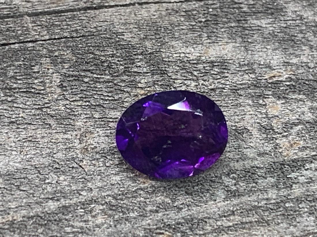 Amethyst Oval Natural Loose Gemstone 1.52 Carats (1 of 3)