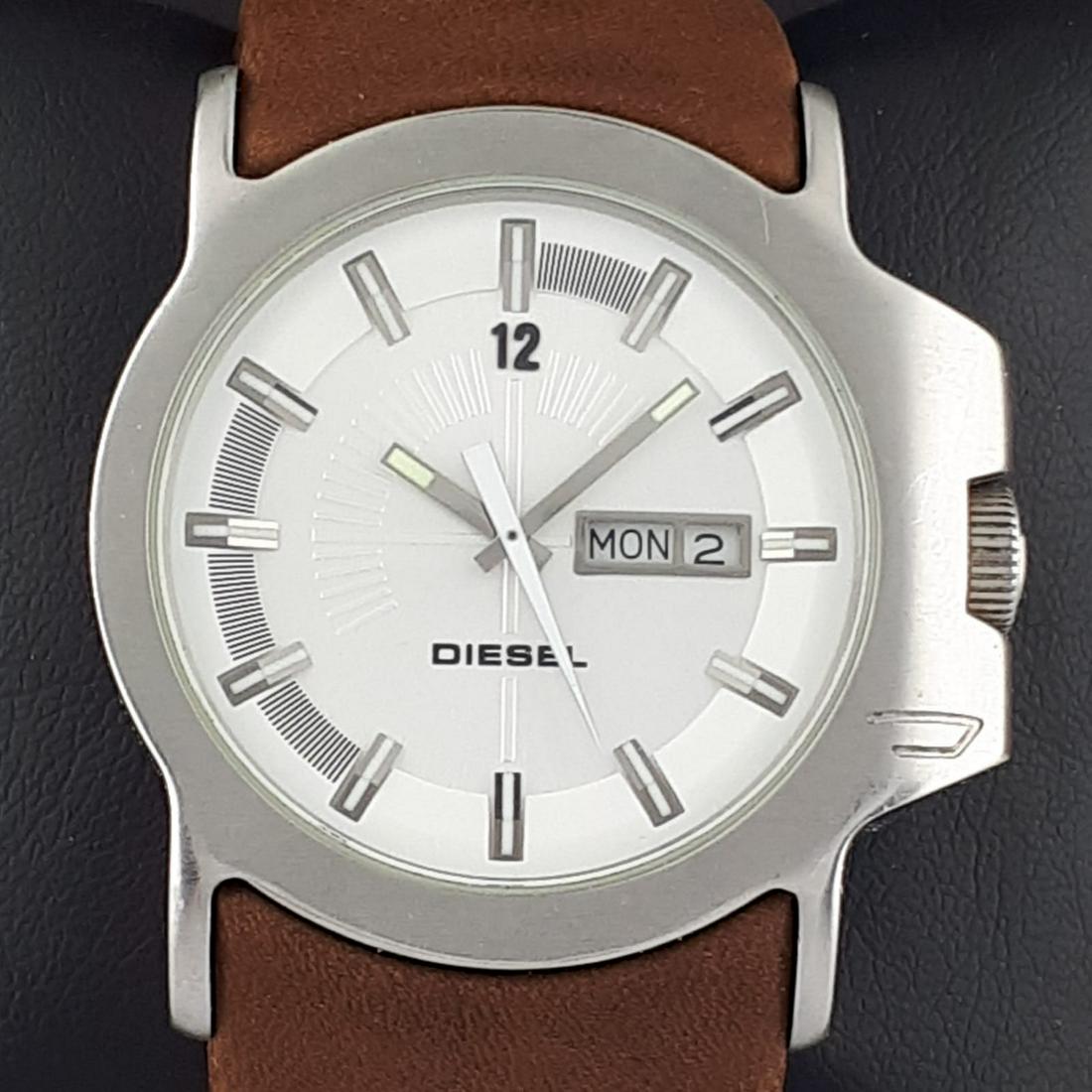 DIESEL - DZ-4037 - Ref:250509 - Men - 2011-present: Brand : DIESEL Model : DZ-4037 Ref : 250509 Gender : Men Movement : Quartz Type : Analogue wristwatch Total Lenght : 22 cm / 8,66 inch (Including Watch Case) Case Size : 43 mm / 1,69 Inch Bracelet Mat