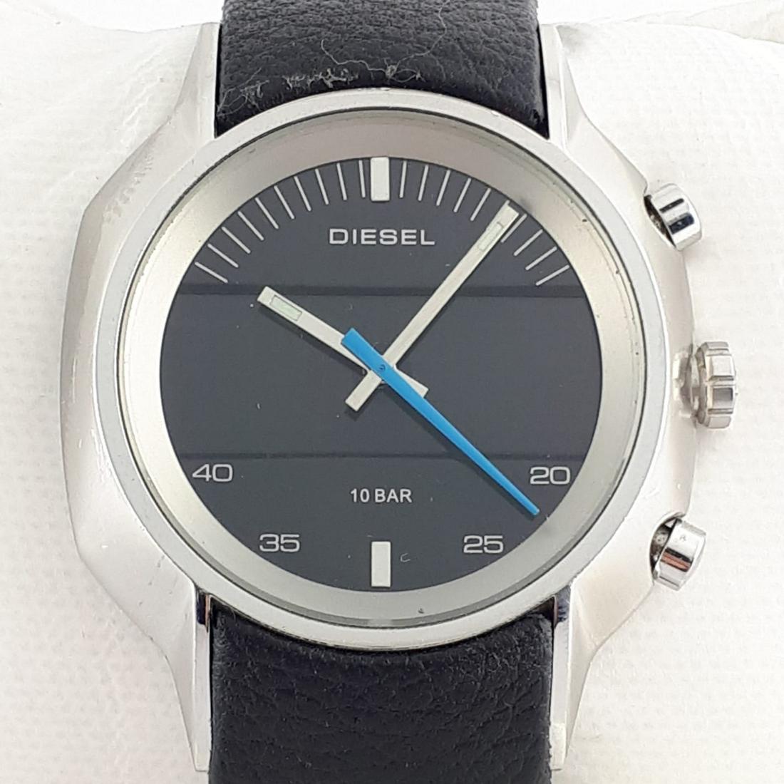 DIESEL - DZ-4039 - Ref:110411 - Men - 2011-present: Brand : DIESEL Model : DZ-4039 Ref : 110411 Gender : Men Movement : Quartz Type : Analogue wristwatch Total Lenght : 22 cm / 8,66 inch (Including Watch Case) Case Size : 44 mm / 1,73 Inch Bracelet Mat