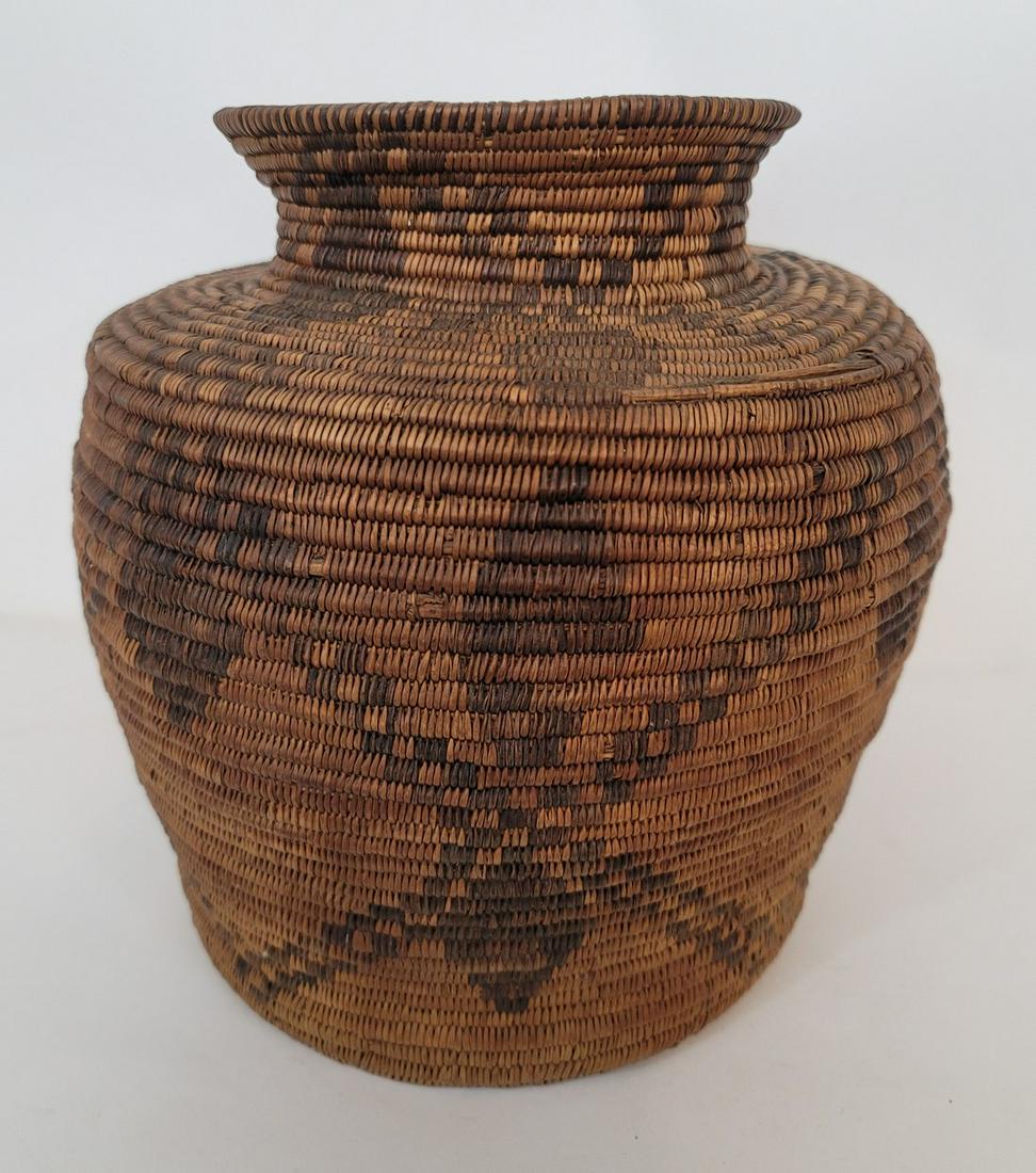 Early Apache woven basketry olla ca 1880-1900 (1 of 6)