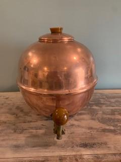 MIDCENTURY COPPER BAKELITE SAMOVAR SPUTNIK: Title: MIDCENTURY COPPER BAKELITE SAMOVAR SPUTNIK Description: MIDCENTURY COPPER BAKELITE HANDLES SAMOVAR SPUTNIK Date/period: APPROX 1950'S Material: COPPER, BAKELITE Dimensions:APPROX 13.5 X 14 Ship