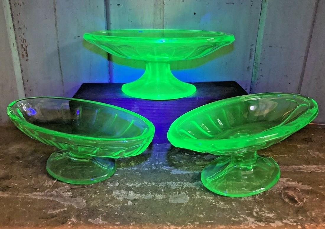 3 Vintage 1930s VASELINE URANIUM GLASS BANANA SPLIT (1 of 4)