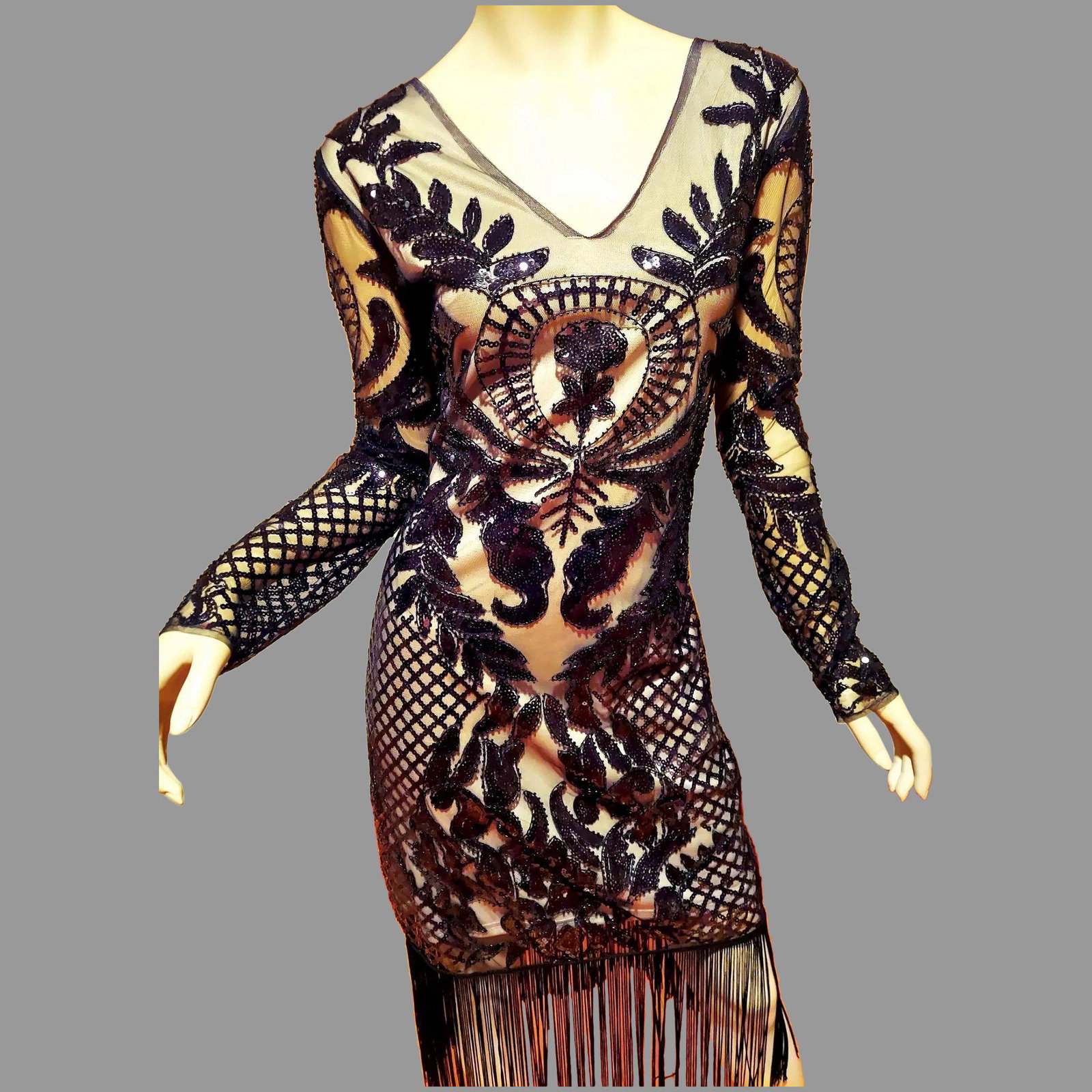 Vtg 80's doing 20's Unique Vintage heavy embellished: very Beautiful Flapper style dress with heavy Embellishment and long Fringes , 80's doing 20's Never used from a vintage store that closed in L'Ille France What's nice about this one is that it is a L