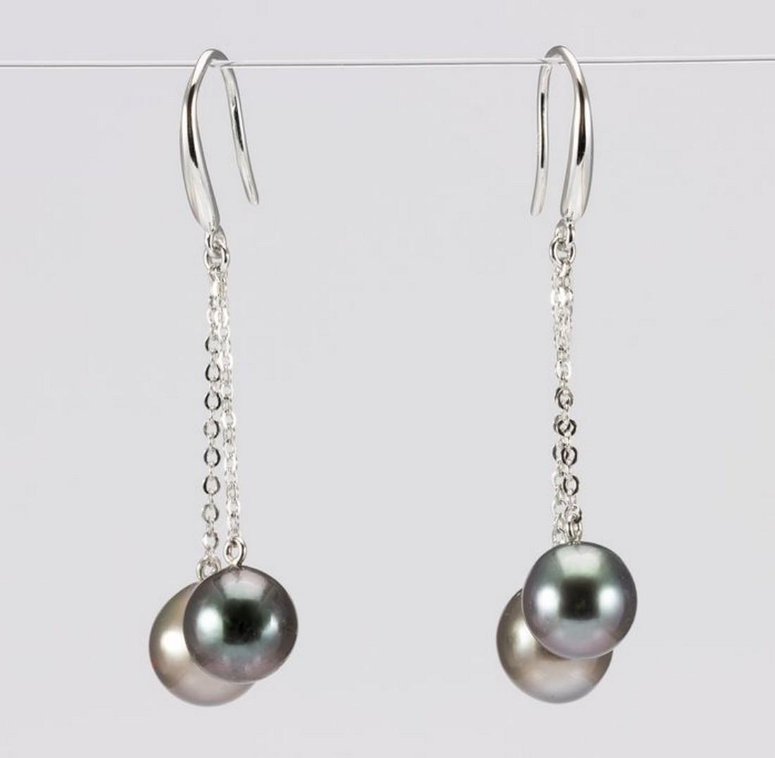 8x9mm Peacock Tahitian Pearl Drops - 925 Silver -: Title: 8x9mm Peacock Tahitian Pearl Drops - 925 Silver - Earrings escription: A popular and versatile style of earrings that will suit any occasion, with peacock green Tahitian pearls dropping elegant