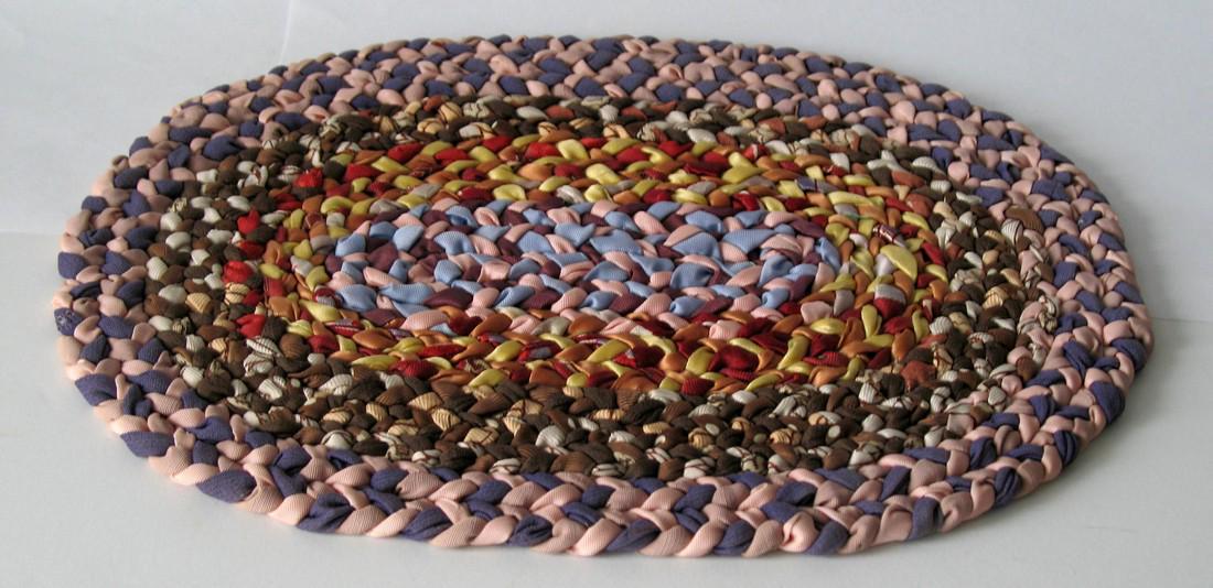 Vintage oval New England braided mat. (1 of 1)