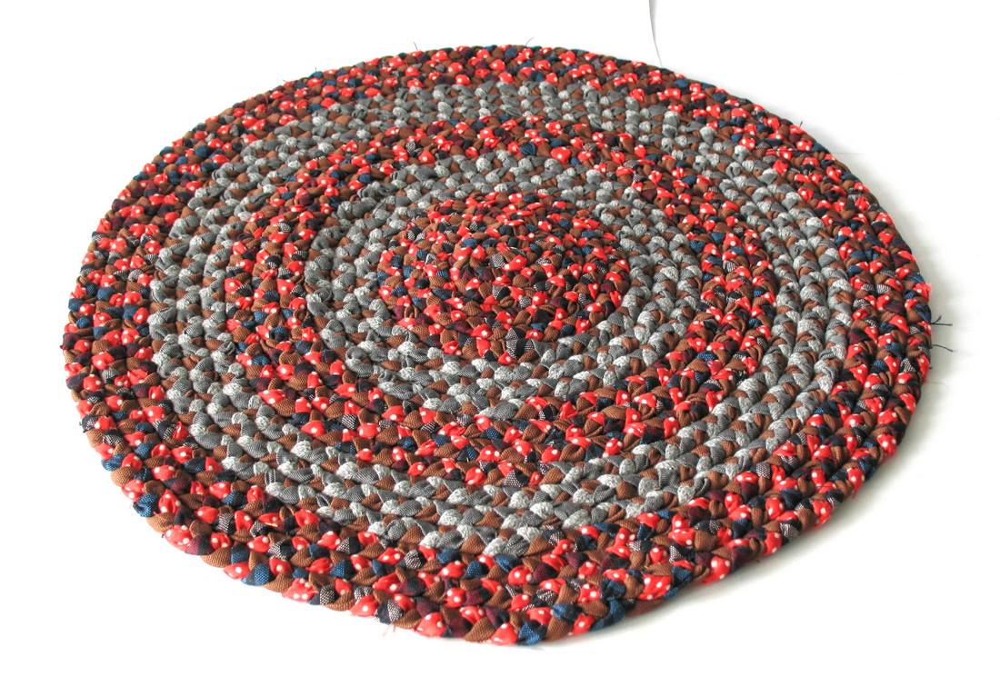 Vintage New England braided mat. (1 of 1)