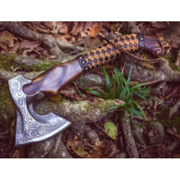 Tactical damascus steel viking axe leather (1 of 4)