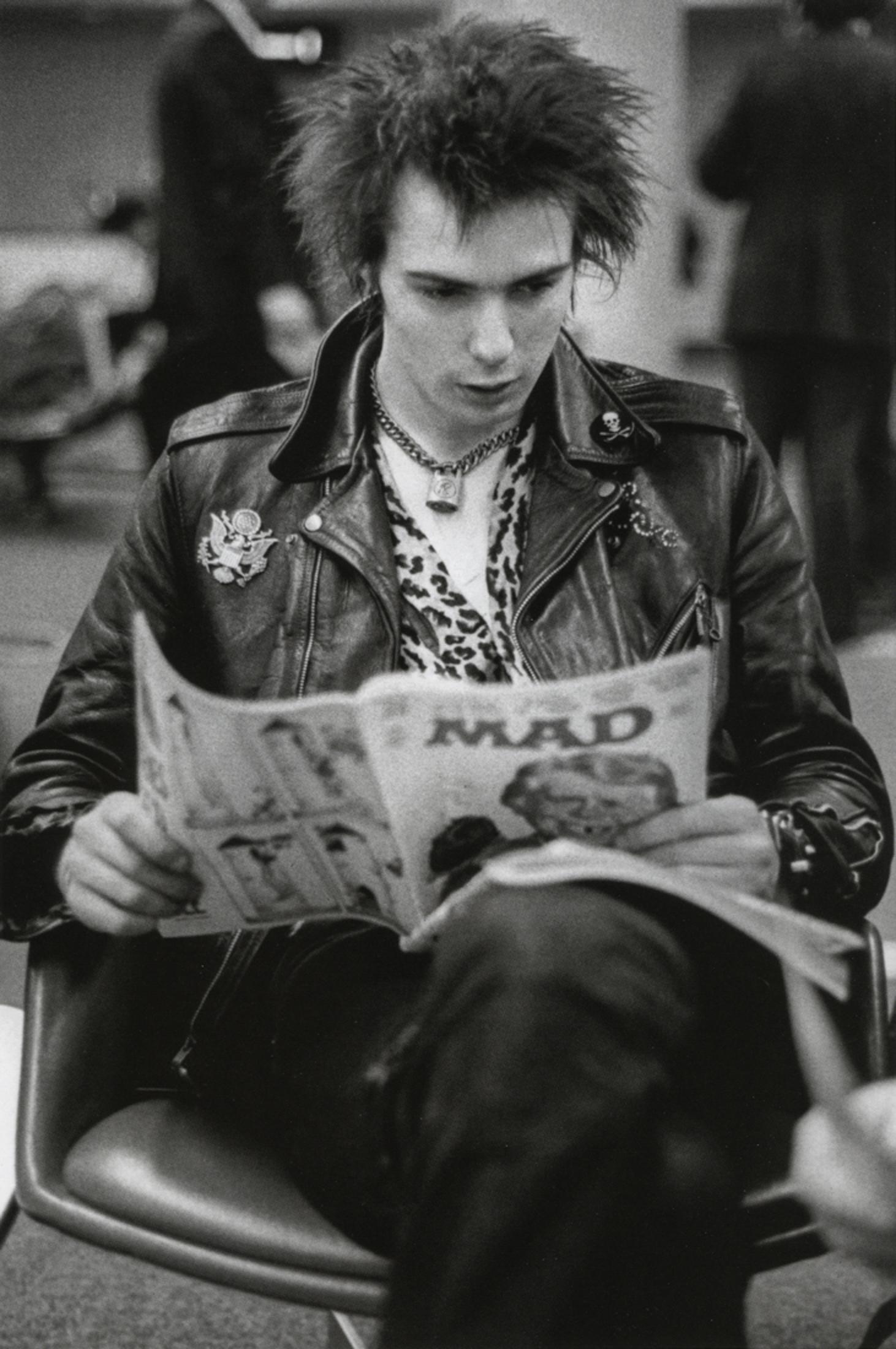 BOB GRUEN - Sid Vicious, Baton Rouge, LA 1978: Artist: Bob Gruen Title: Sid Vicious, Baton Rouge, Louisiana, 1978 Medium: Photo Litho, 2011, China Dimensions: 7.3x11" Description: Heat Wax Mounted on 11x14" Conservation Board Artist Bio: Bob Gruen