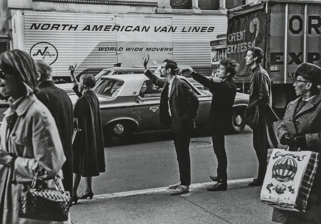 DANIEL KRAMER - Bob Dylan, Peter Yarrow, John Hammond: Artist: Daniel Kramer Title: Bob Dylan, Peter Yarrow, John Hammond Jr. Hailing Cab, NY, 1965 Medium: Photo Litho, 2009, Singapore Dimensions: 9.15x6.4" Description: Heat Wax Mounted on 11x14" Conserva