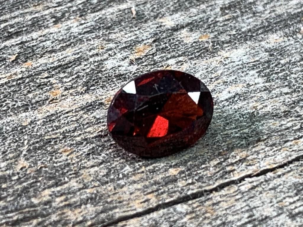 Garnet Oval 1.59 Carats Loose Gemstone (1 of 1)