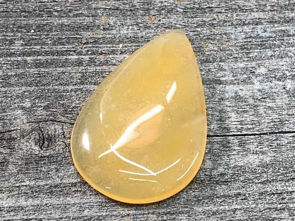 Carnelian Tear Drop 40 Carats Loose Gemstone: No Reserve! Carnelian Tear Drop 40 Carats Loose Gemstone Shipping: Domestic: Flat-rate of $$$ to anywhere within the contiguous U.S. International: Foreign shipping rates are determined by destination