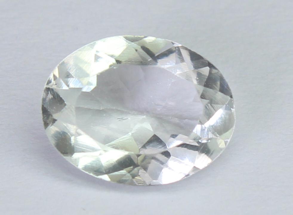 1.39 Ct Natural White beryl: No Reserve! Title: 1.39 Ct Natural White beryl Description: Gemstone : Natural White berylOrigin : BrazilWeight : 1.39 caratsDimensions : 9x7x3.7 mmShape : Oval CutColor : ColorlessTreatment : No Trea