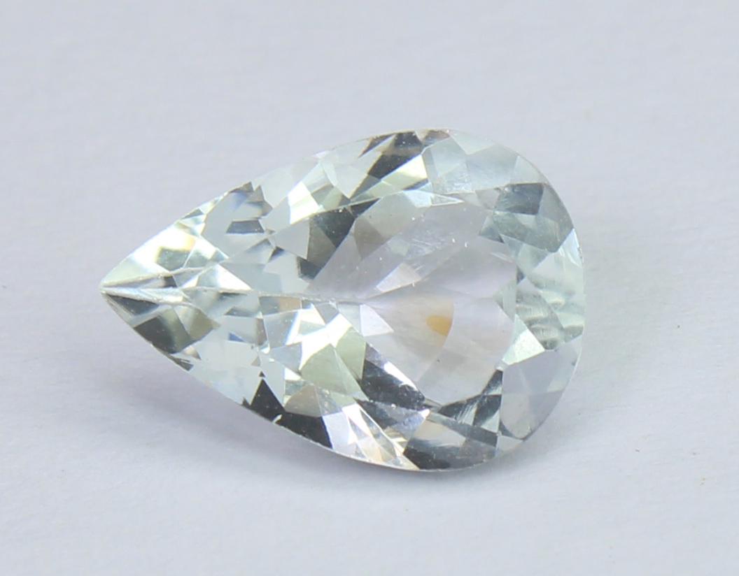 1.34 Ct Natural White beryl: No Reserve! Title: 1.34 Ct Natural White beryl Description: Gemstone : Natural White berylOrigin : BrazilWeight : 1.34 caratsDimensions : 9.9x6.9x4 mmShape : Pear CutColor : ColorlessTreatment : No Tr