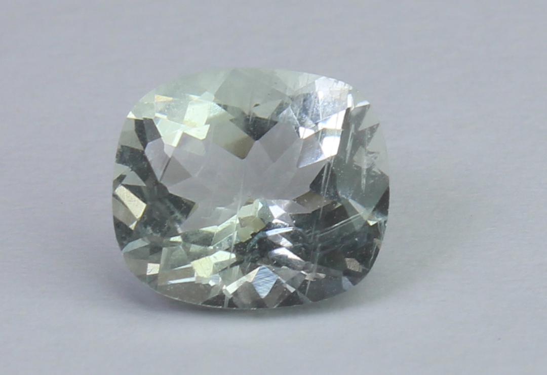 1.64 Ct Natural Green Beryl: No Reserve! Title: 1.64 Ct Natural Green Beryl Description: Gemstone : Natural Green BerylOrigin : BrazilWeight : 1.64 caratDimensions : 8.1x7x4.6 mmShape : Rectangular ushion CutColor : Light GreenTr