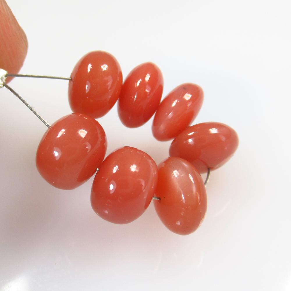 18.90 Ct Natural 7 Drilled Moonstone Round Beads: No Reserve! Title: 18.90 Ct Natural 7 Drilled Moonstone Round Beads Stone Clarity: Translucent Gemstone: Natural Moonstone Beads Carat Weight: 18.9 Size/Dimensions: 8.20 to 8.50 mm / 7 PC's Additional