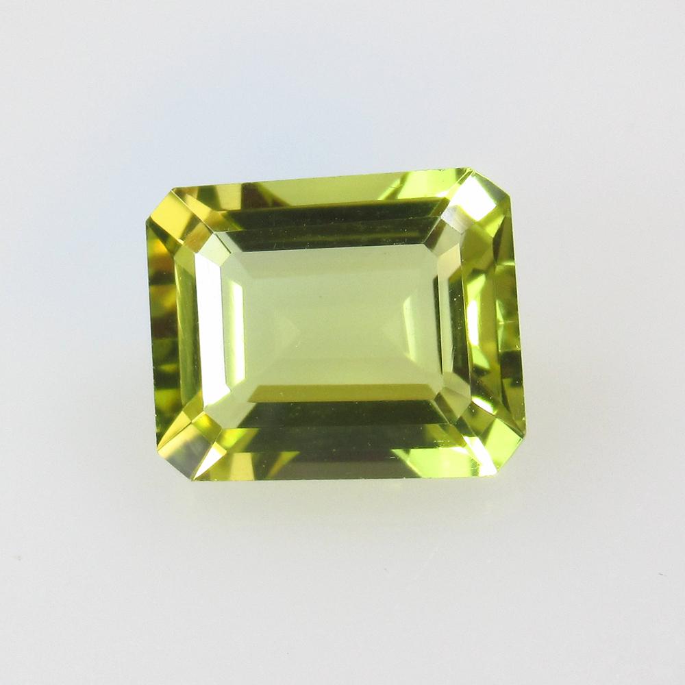 5.54 Ct Natural Lemon Quartz Octagon Cut: No Reserve! Title: 5.54 Ct Natural Lemon Quartz Octagon Cut Stone Clarity: VVS Gemstone: Natural Lemon Quartz Carat Weight: 5.54 Size/Dimensions: 11.90 x 9.80 x 6.40 mm Additional Information: Top Cla