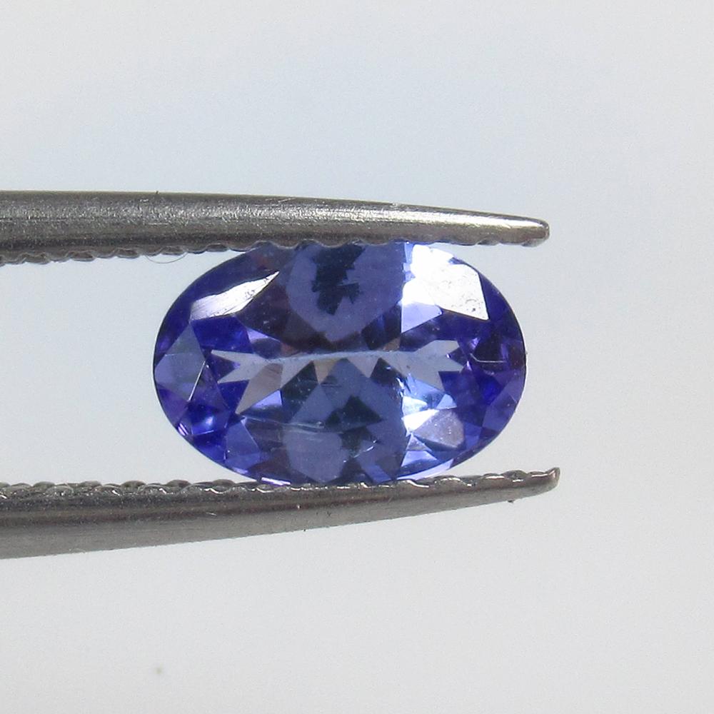 0.70 Ct Natural Tanzanite Oval Cut: No Reserve! Title: 0.70 Ct Natural Tanzanite Oval Cut Stone Clarity: VVS Gemstone: NaturalTanzanite Carat Weight: 0.7 Size/Dimensions: 7.00 x 5.00 x 3.00 mm Additional Information: Top Quality Luster 