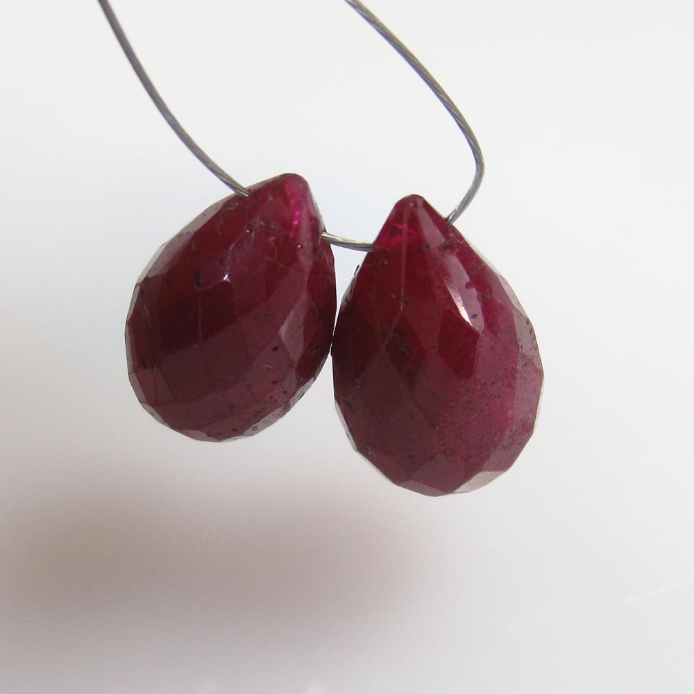 13.48 Ct Natural 2 Mozambique Red Ruby Pear Drop Beads (1 of 2)