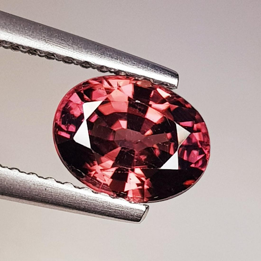 1.93 ct Natural Zircon Oval Cut: No Reserve! Title: 1.93 ct Natural Zircon Oval Cut Color/Clarity: VVS Gemstones: Loosegemstone Carat Weights: 1.93 Size/Dimensions: 7.60 x 5.90 x 4.20 Additional Information: Oval - Cambodia Shipping: