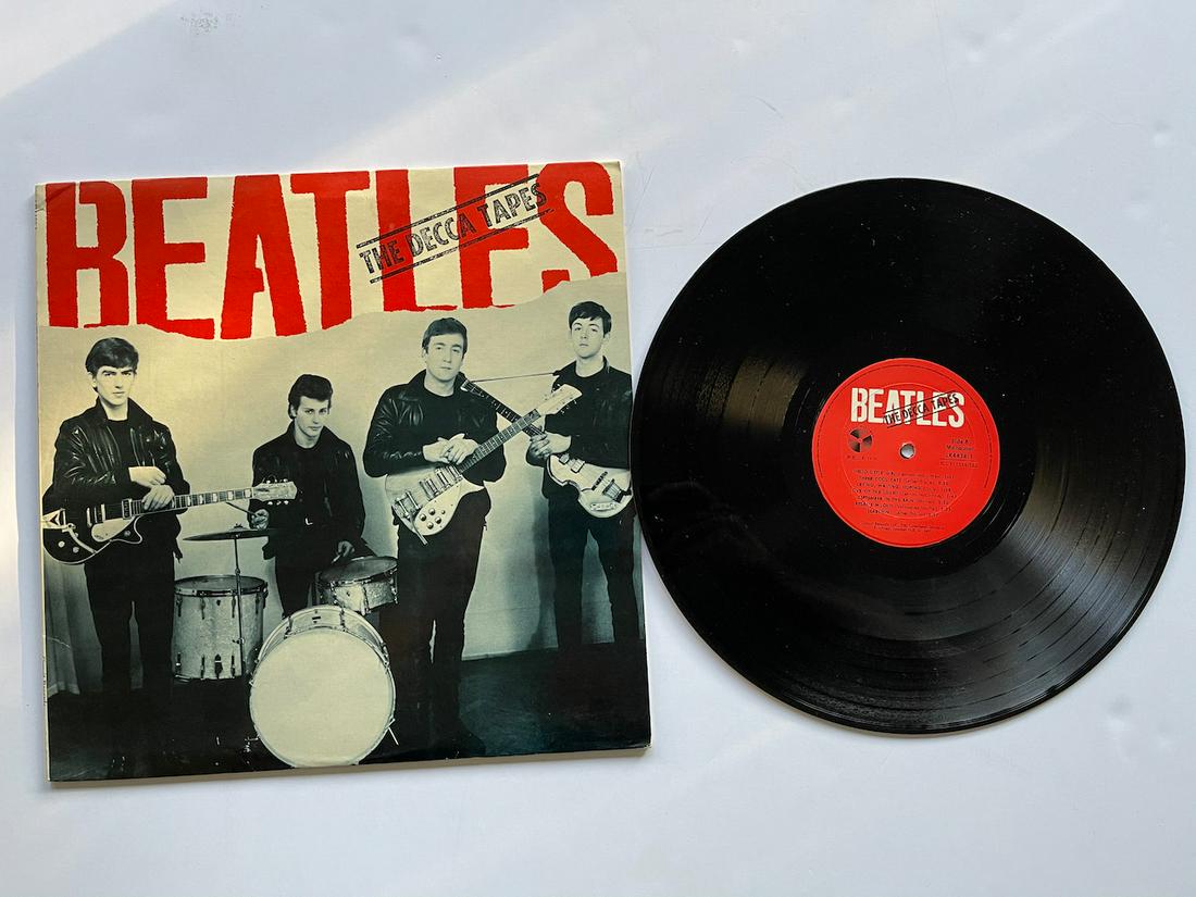 BEATLES THE DECCA TAPES. MISSPRINT!: BEATLES THE DECCA TAPES. CIRCUIT RECORDS. LK4438. The Beatles – The Decca Tapes Label: Circuit Records (3) – LK4438-1, Circuit Records (3) – ECC F11339-533 Format: Vinyl, Unofficial Release, LP,