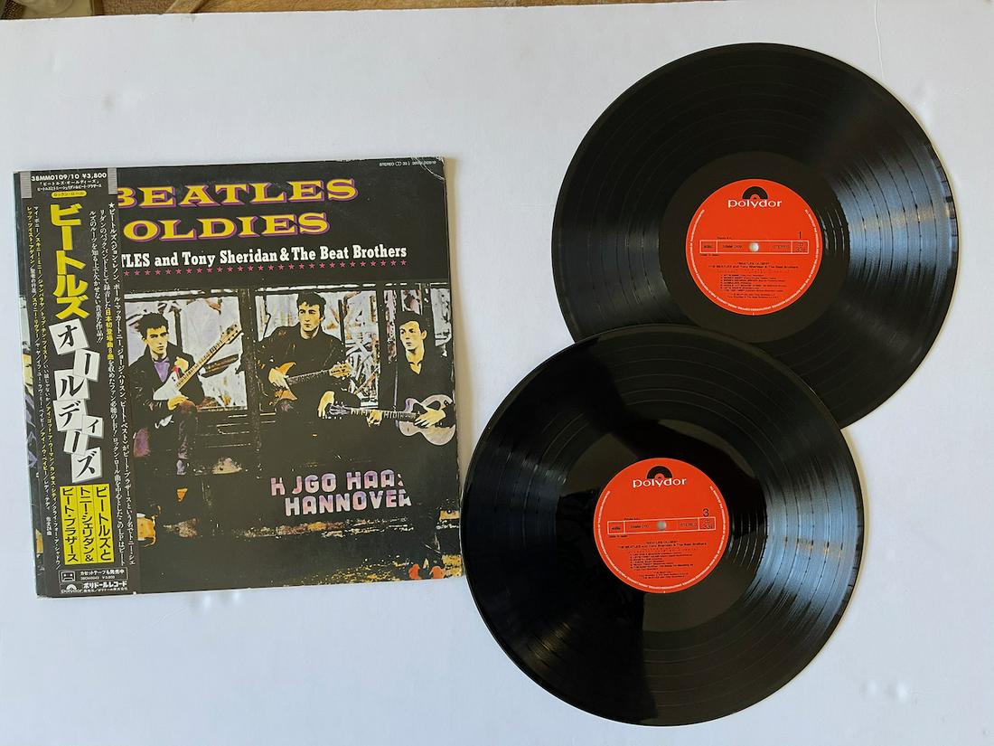 BEATLES OLDIES. JAPAN ISSUE.: BEATLES OLDIES. JAPAN ISSUE. POLYDOR. STEREO. 38MM 0109/1 0. The Beatles And Tony Sheridan & The Beat Brothers* – Beatles Oldies Label: Polydor – 38MM 0109/10 Format: 2 × Vinyl, LP, Compilation, 