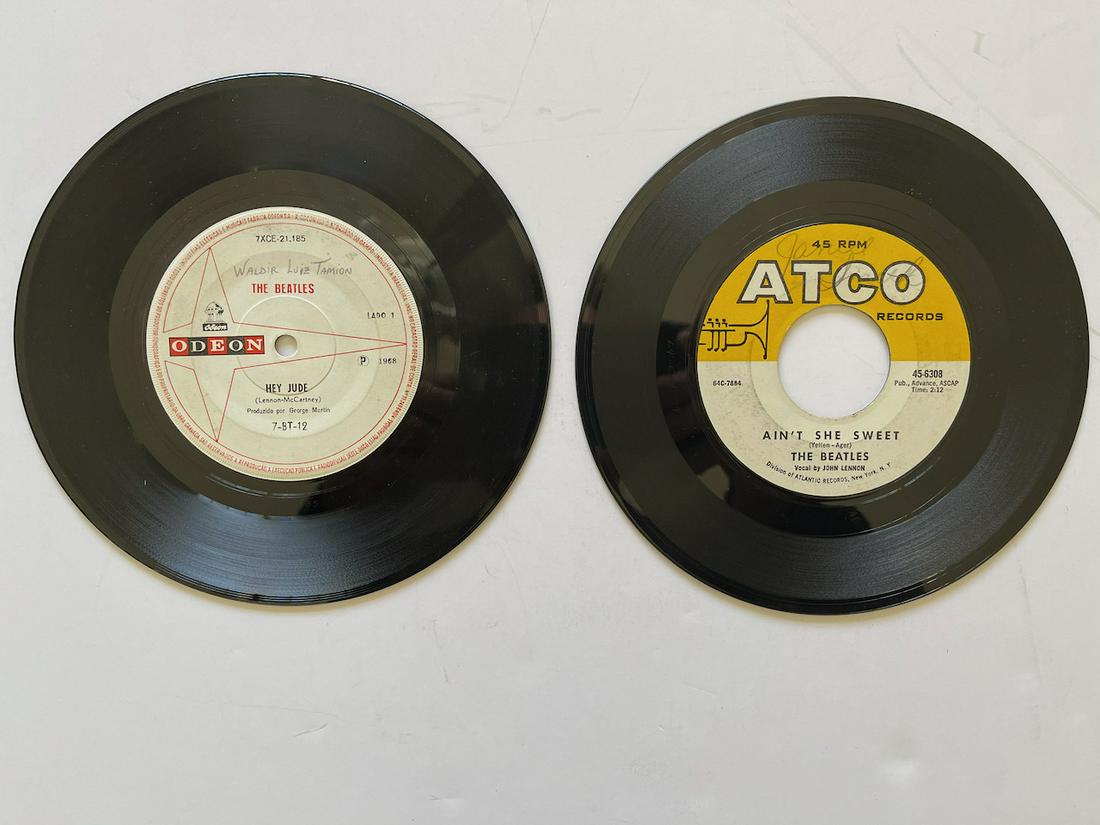 BEATLES HEY JUDE 45: BEATLES HEY JUDE 45 WITH AINT SHE SWEET. Reserve: $5.00 Shipping: Domestic: Flat-rate of $8.00 to anywhere within the contiguous U.S. International: Foreign shipping rates are determined by destinatio