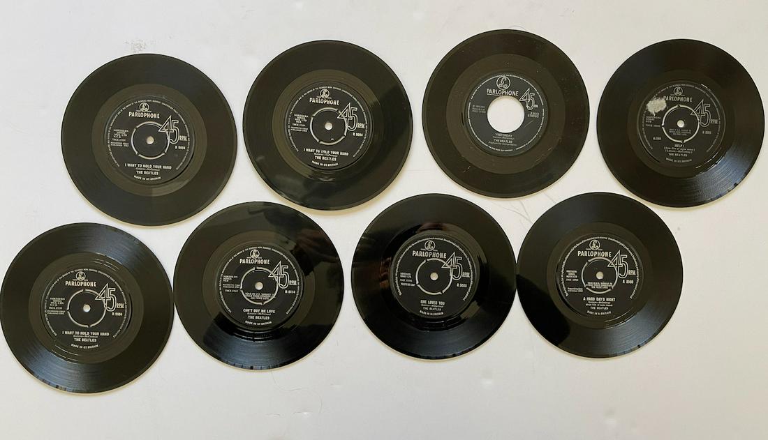 EIGHT BLACK PARLOPHONE BEATLES 45s: EIGHT BLACK PARLOPHONE BEATLES 45s. I WANT TO HOLD YOUR HAND X3. CANT BUY ME LOVE. YESTERDAY. SHE LOVES YOU. HELP!. A HARD DAYS NIGHT. RECORDS ALL VARIOUS FROM GOOD TO VG+ TO NM. Reserve: $25.00 Shipp