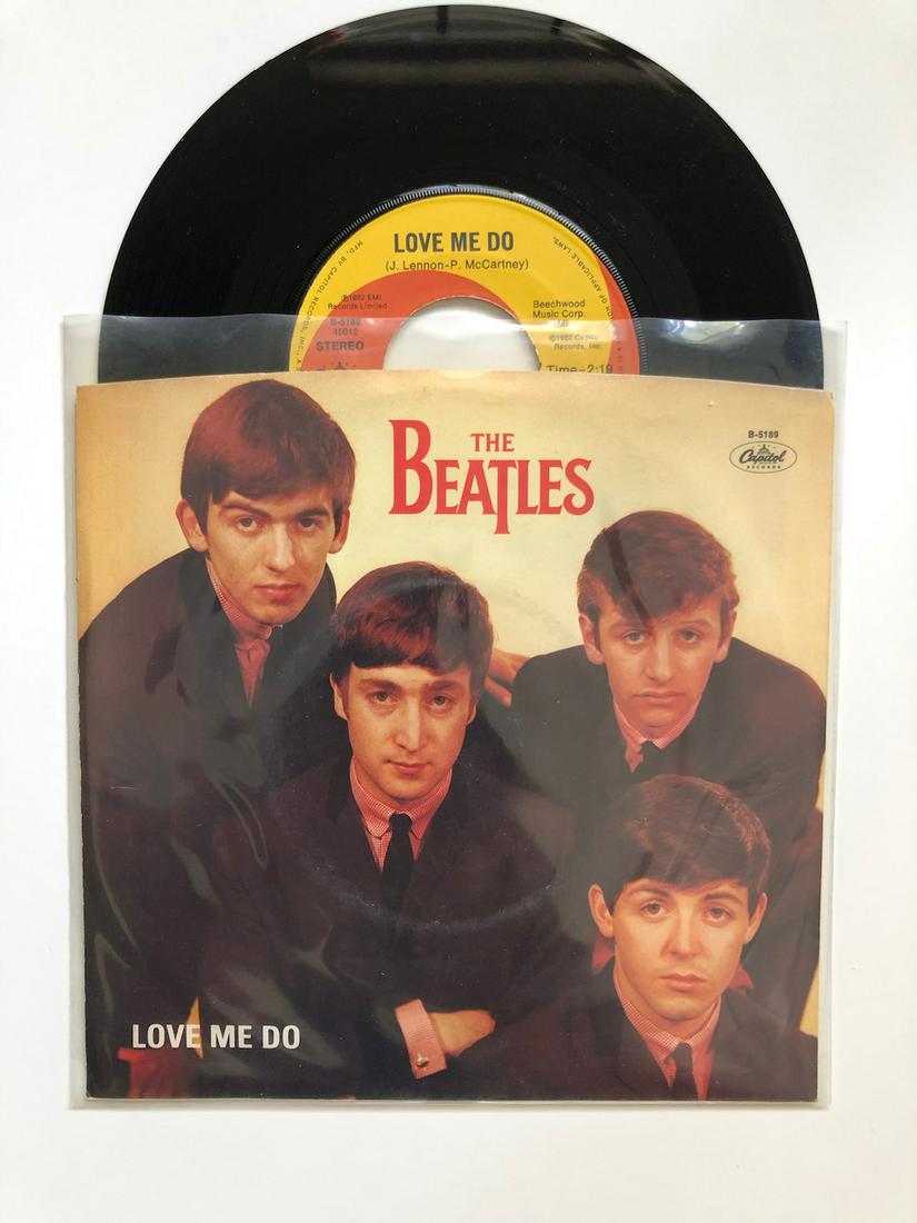 Love Me Do PICTURE SLEEVE: The Beatles – Love Me Do - 1982 re-release PICTURE SLEEVE Reserve: $4.00 Shipping: Domestic: Flat-rate of $6.00 to anywhere within the contiguous U.S. International: Foreign shipping rates are deter