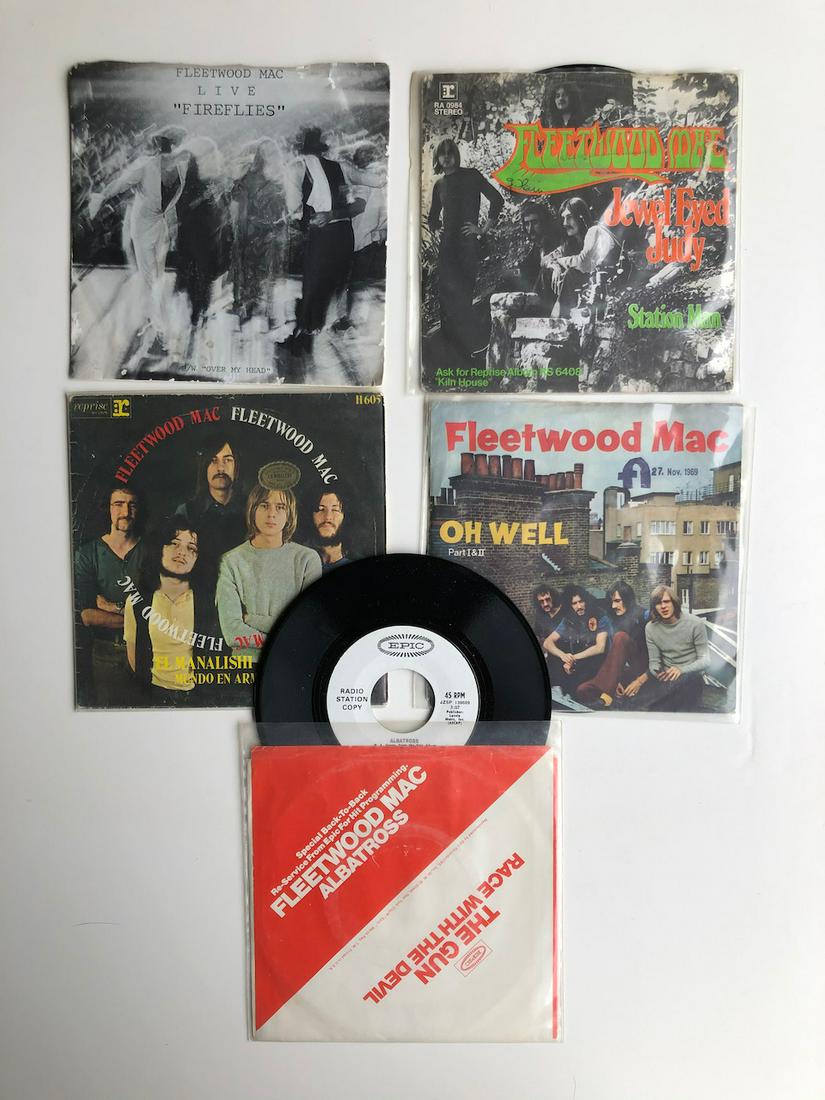5 FLEETWOOD MAC PICTURE SLEEVE 45s WITH A DJ PROMO: 5 FLEETWOOD MAC PICTURE SLEEVE 45s WITH A DJ PROMO RECORD - SET INCLUDES: Fleetwood Mac – The Green Manalishi = El Manalishi Verde Label: Reprise Records – H 605 Format: Vinyl, 7", Single Country: