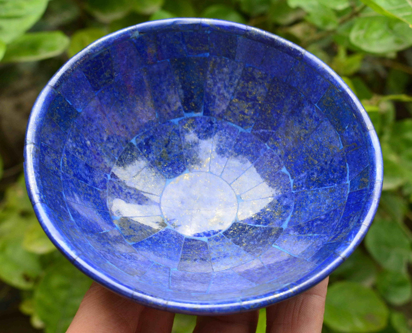 284 Grams Royal Blue Lapis Lazuli Bowl: Title: 284 Grams Royal Blue Lapis Lazuli Bowl Origin: Afghanistan Weight: 284 Grams Size/Dimensions: 120x120x45 MM Description: Natural Reserve: $80.00 Shipping: Domestic: Flat-rate of $40.00 to anywh