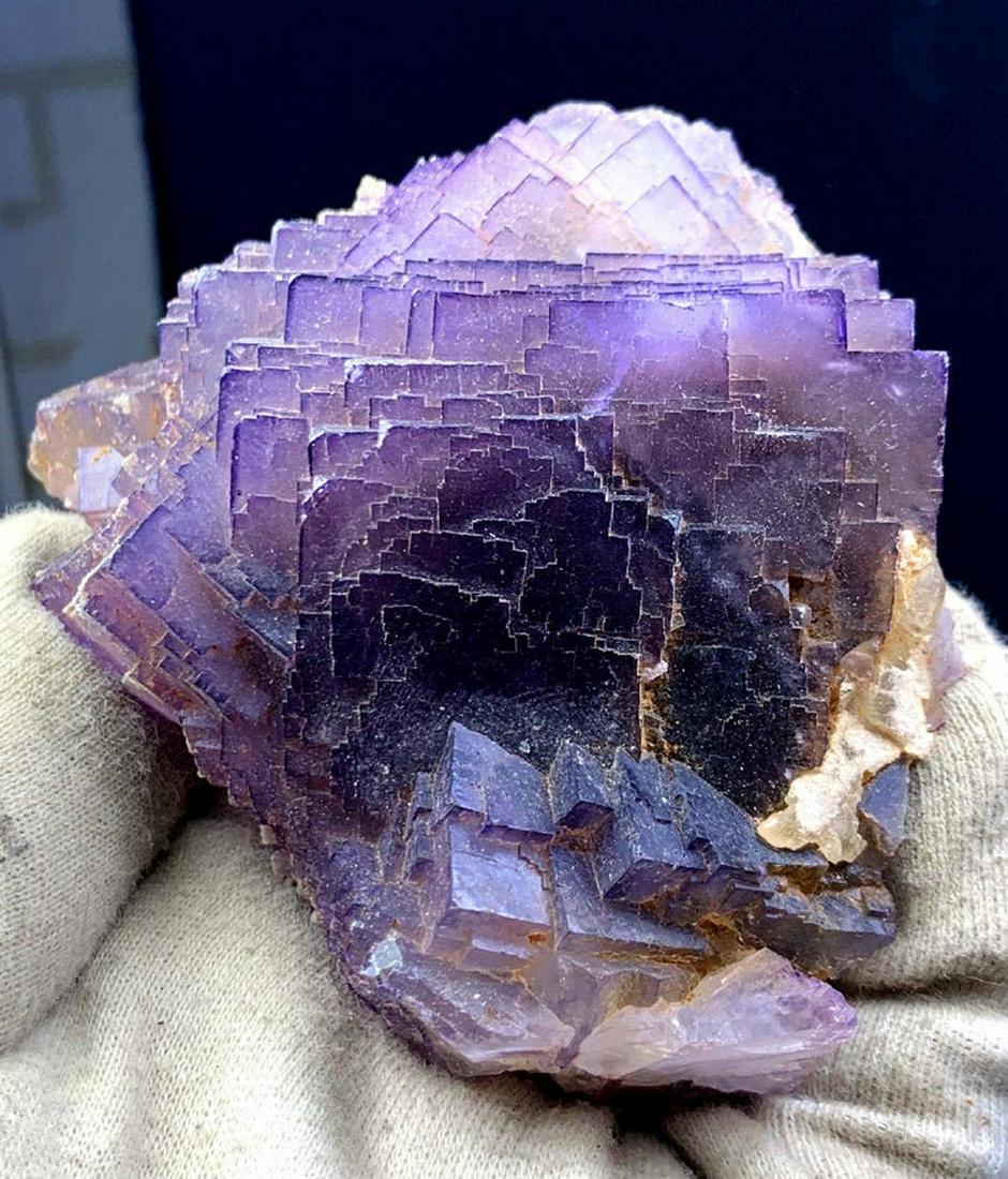 Natural Step Terminations Fluorite Specimen From: Materials: Fluorite, Specimen Read the full description Description Natural Step Terminations Fluorite Specimen From Pakistan - Weight : 408 Gram Size : 93*78 mm Treatment : Natural Origin : Pakistan 